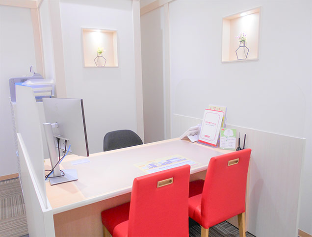 ほけんの窓口 柏高島屋ステーションモール店の内観画像