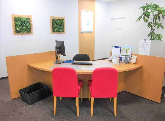 ほけんの窓口 イオンモール鈴鹿店の内観画像