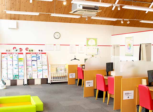 ほけんの窓口 伊勢御薗店の外観画像