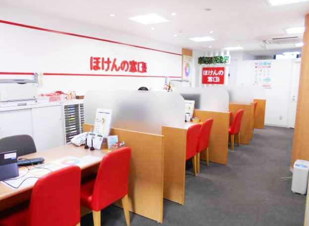 ほけんの窓口 JR尼崎駅前店の外観画像